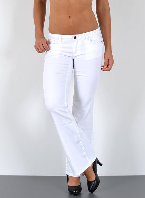 Weiße Bootcut Jeans mit Stretch